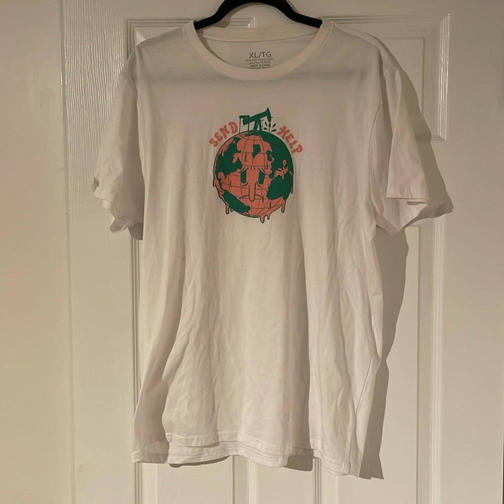 Men’s XL graphic tee